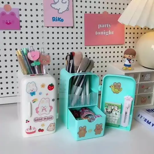 Porte-stylo Kawaii en plastique de dessin animé mignon en forme de réfrigérateur en gros avec des autocollants pour les étudiants d'enfants