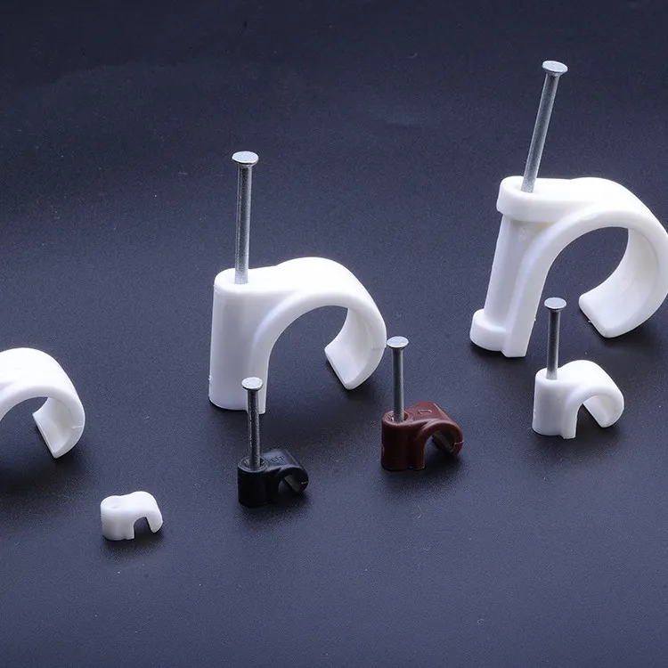 Vente chaude PP + PE plastique prix compétitif sûr facile à déplacer blanc professionnel partie en métal cintres anneaux de rideau crochets clips avec clip pour la décoration de la maison